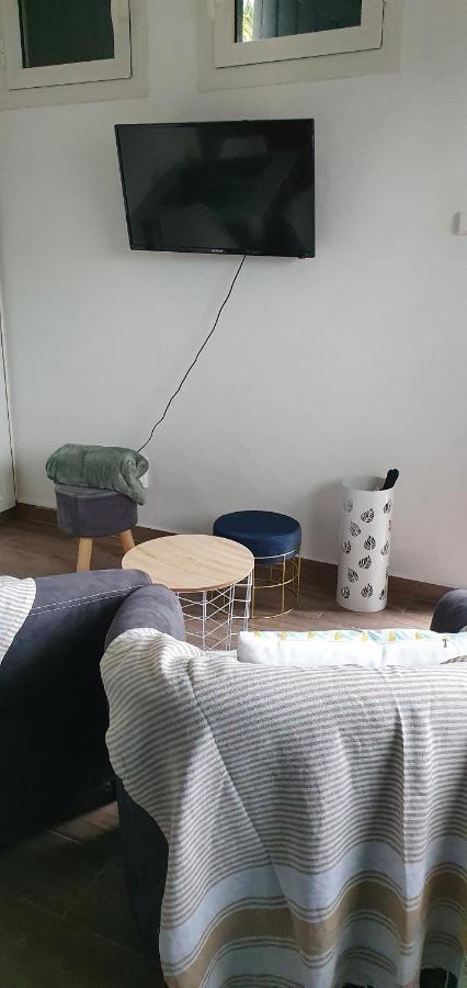 Appartement Meublé chez Gilbert à Le Tampon Extérieur photo